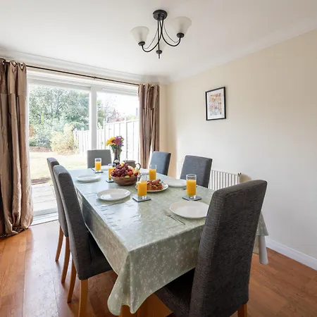 Contractor & Group-3bedrooms- By Fab Bristol