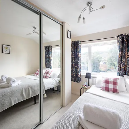 New Contractor & Groups-3Bedrooms-Parking-By Fab Accommodation 布里斯托