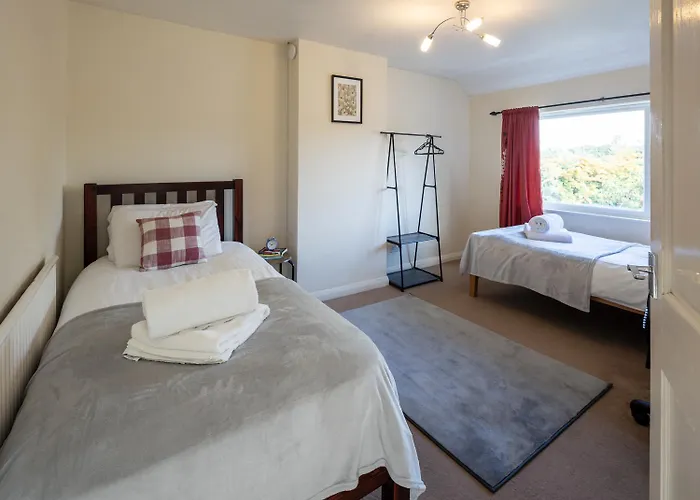 Feriehus New Contractor & Groups-3bedrooms-parking-by Fab