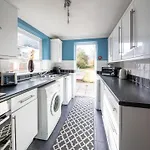 Vakantiehuis New Contractor & Groups-3bedrooms-parking-by Fab